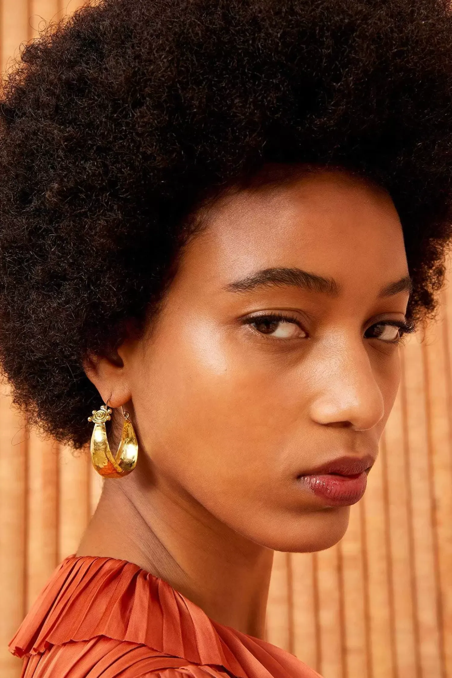 Ulla Johnson Hammered Circle Hoop Oredobber