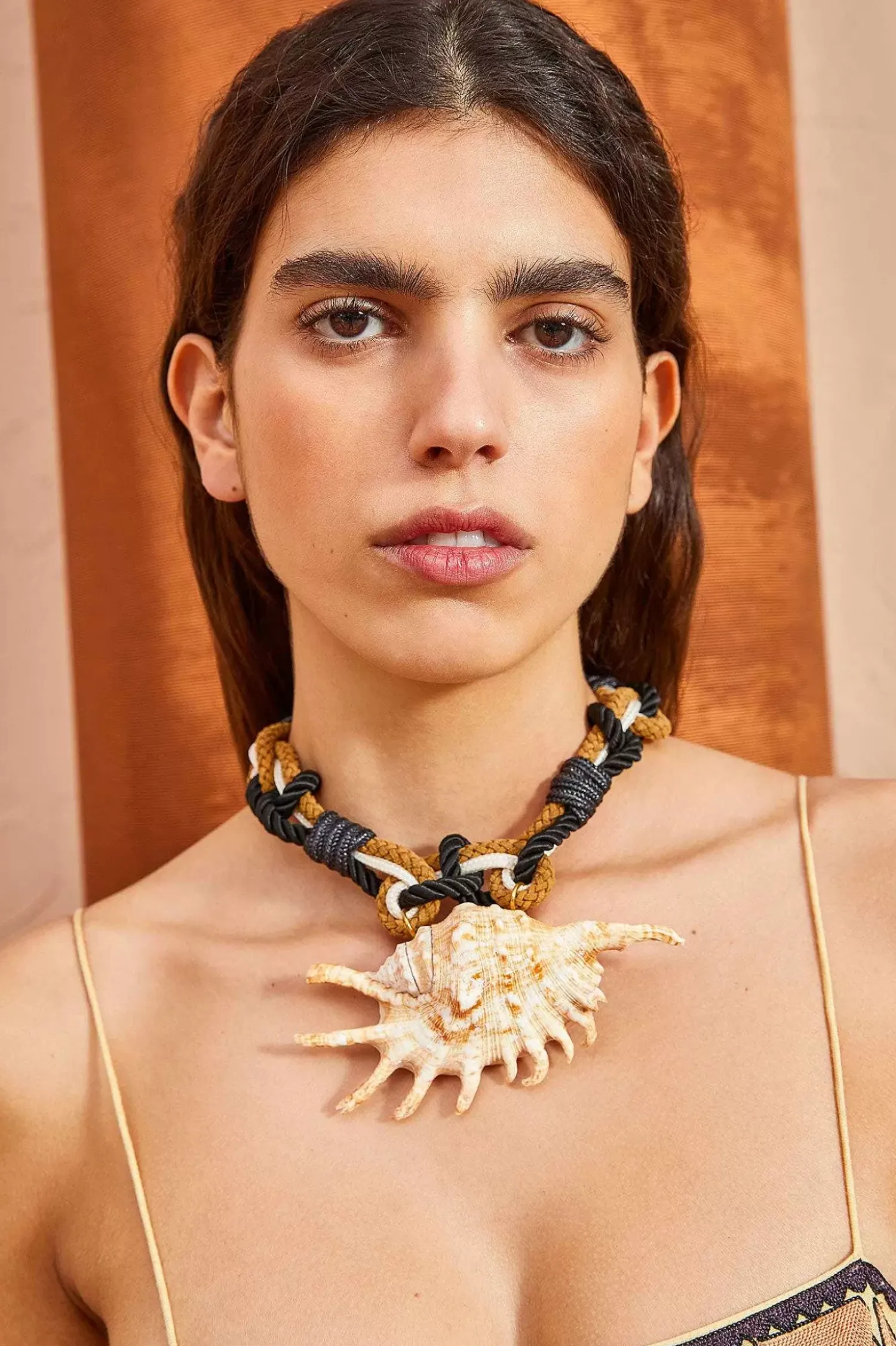 Ulla Johnson Handmakrametau Og Halskjede